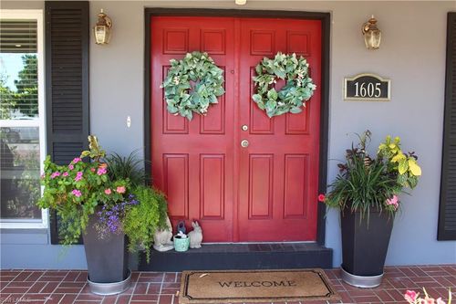 1605 Oakley Ave, FORT MYERS, FL, 33901-8528 | Card Image