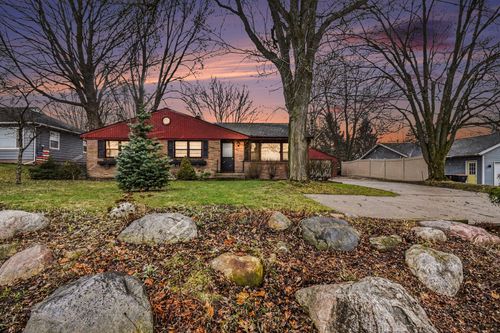 694 68th Street Sw, Byron Township, MI, 49315 | Card Image