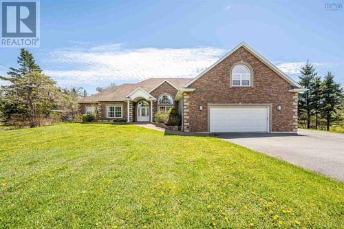 262 Bellefontaine Rd, Middle Porters Lake, NS, B3E1K7 | Card Image