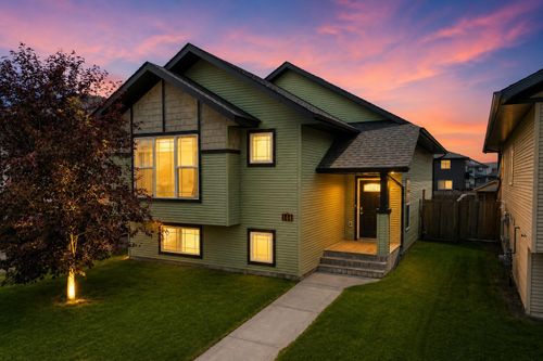 144 Bowman Cir, Sylvan Lake, AB, T4S0H8 | Card Image