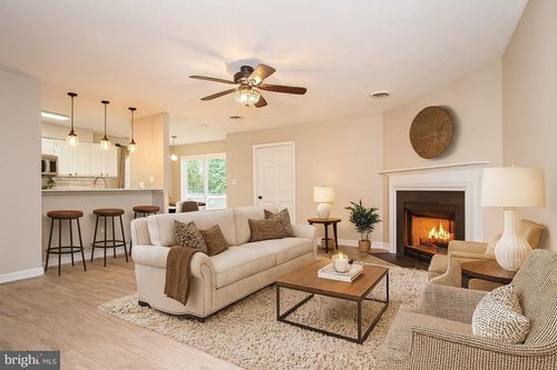 25992 Old Valley Pike, TOMS BROOK, VA, 22660-1800 | Card Image