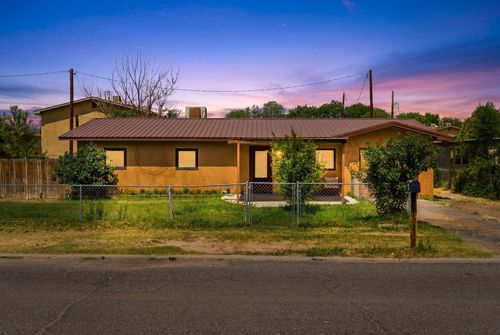 667 Monte Vista Rd Ne, Los Lunas, NM, 87031-8718 | Card Image