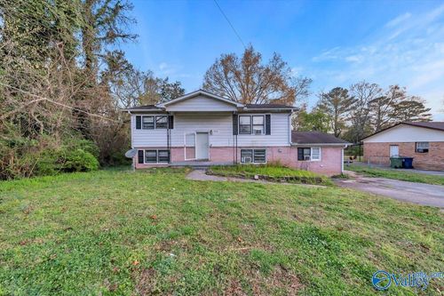 2806 Hilltop Ter Nw, Huntsville, AL, 35810-1860 | Card Image