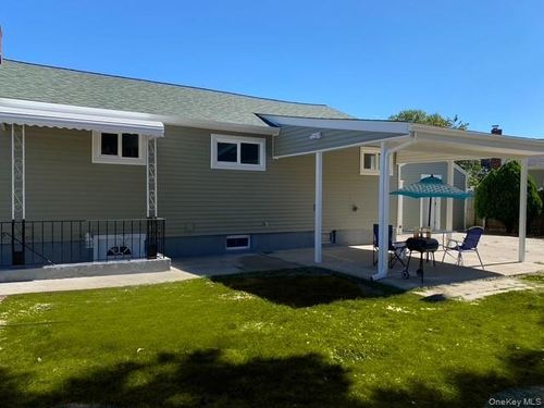 154 Charter Oaks Ave, Brentwood, NY, 11717-5110 | Card Image