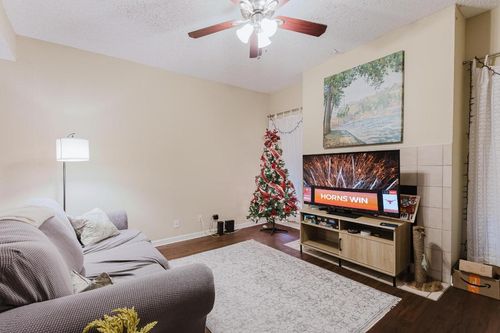 apt-207-1910 Robbins Pl, Austin, TX, 78705-5351 | Card Image
