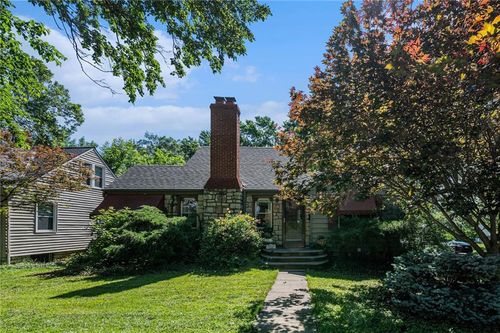 5147 Maple Ave, Mission, KS, 66202-1825 | Card Image