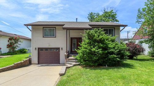 1326 Degener Ave, Elmhurst, IL, 60126-5404 | Card Image