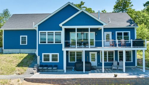 19 Point Of View Dr, Plymouth, NH, 03264-4010 | Card Image