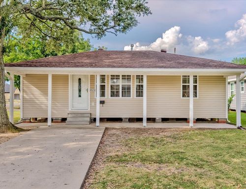 3023 Maple Ave, Groves, TX, 77619-5733 | Card Image