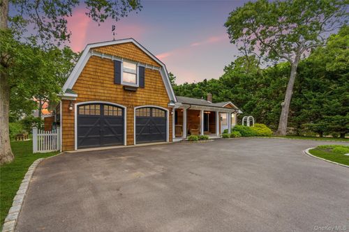 345 Bartley Rd, Mattituck, NY, 11952-1865 | Card Image