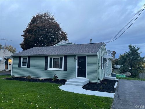 104 Hills St, Chittenango, NY, 13037-1409 | Card Image