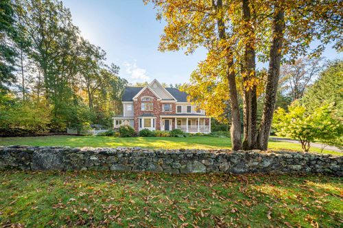17 Welch Rd, Londonderry, NH, 03053-2407 | Card Image
