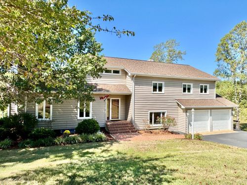 854 Woodlawn Trl, Appomattox, VA, 24522-5324 | Card Image
