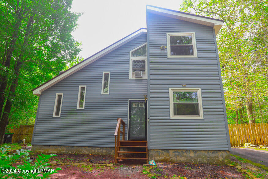 Kensington Dr, Tobyhanna, PA 18466