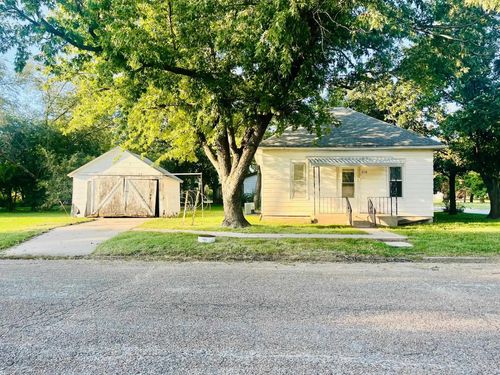 210 E Walnut St, Canton, KS, 67428-8929 | Card Image