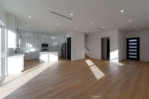 14123 Emelita St, Sherman Oaks, CA, 91401 | Card Image