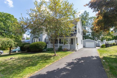 195 Lobdell Dr, Stratford, CT, 06614-4019 | Card Image