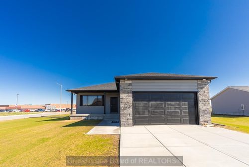 214 Thelen St, Wood River, NE, 68883-2501 | Card Image