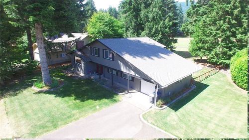 40 N Mount Christie Dr, Hoodsport, WA, 98548-9727 | Card Image