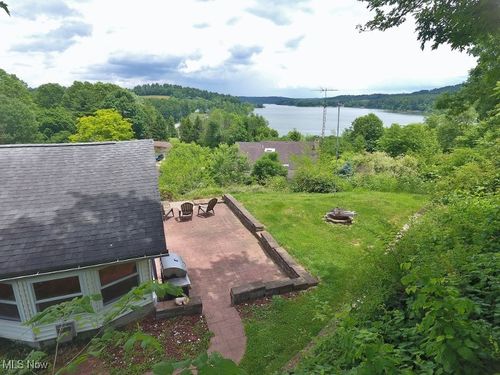 1121 Fiesta Rd Sw, Dellroy, OH, 44620-9752 | Card Image