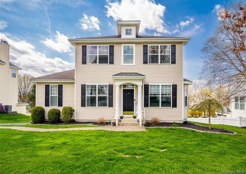 19 Bayberry St, Hopewell Junction, NY, 12533-4333 | Card Image