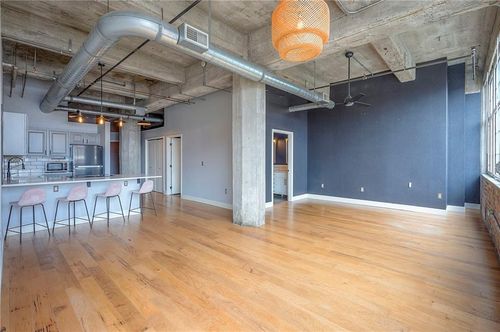 apt-305-321 W 7th St, Kansas City, MO, 64105-1687 | Card Image