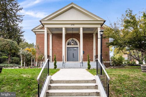 250 Mooreland Ave, CARLISLE, PA, 17013-3722 | Card Image