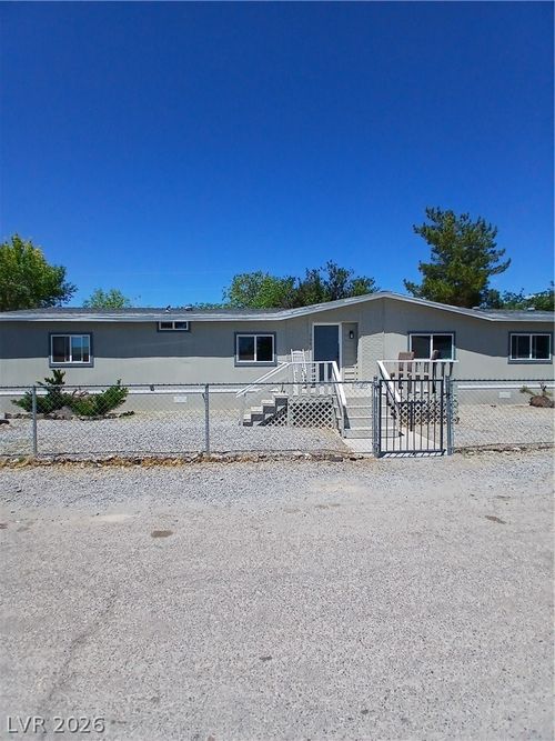 300 Copper Flats Dr, Pahrump, NV, 89048-9177 | Card Image