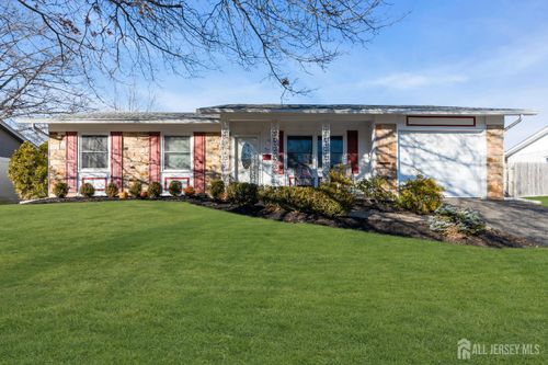 37 10th Ave, Monroe, NJ, 08831-8778 | Card Image