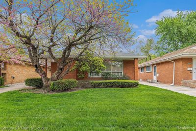 Front Curb View | Image 1