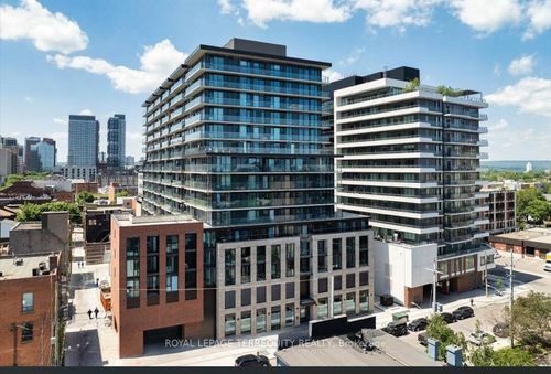 {{alt}} | Card Image