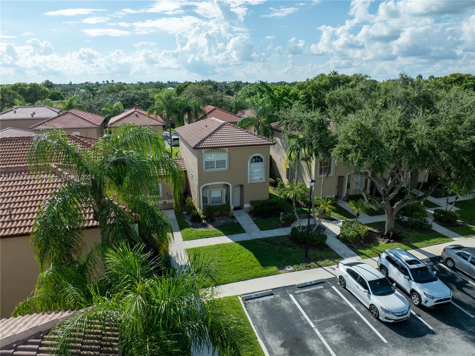 Emerald Cove Rd, Weston, FL 33331