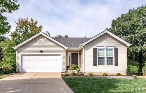 2583 Barrett Place Dr, Ballwin, MO, 63021-7832 | Card Image