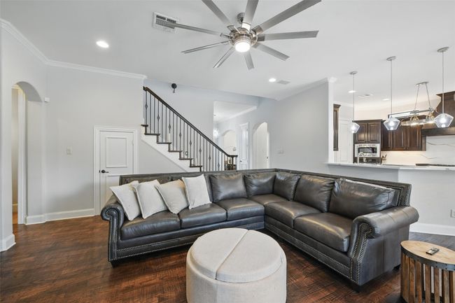 Lots of natural light! | Image 11