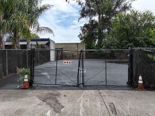1050 Allston Way, Berkeley, CA, 94710-2139 | Card Image