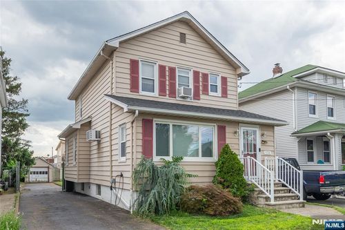 174 Page Ave, Lyndhurst, NJ, 07071-2615 | Card Image