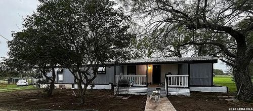 700 Lopez, George West, TX, 78022-3838 | Card Image