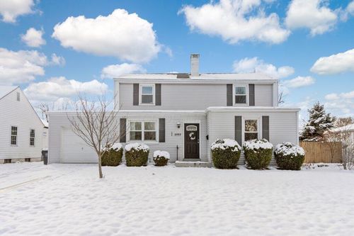 2063 Inchcliff Rd, Upper Arlington, OH, 43221-2735 | Card Image