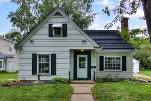 311 Margaret St, Eau Claire, WI, 54701-4143 | Card Image