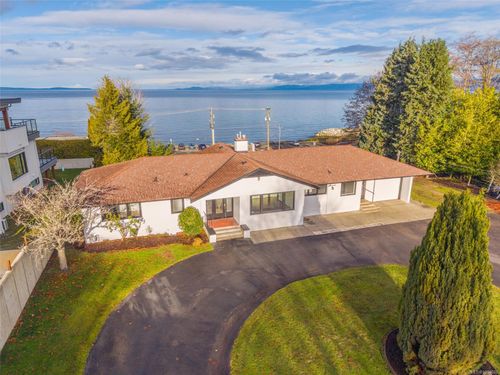 441 Memorial Ave, Qualicum Beach, BC, V9K1G8 | Card Image