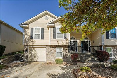 1304 Nw Ashley Lane, Townhouse with 3 bedrooms, 2 bathrooms and null parking in Grain Valley MO | Image 1