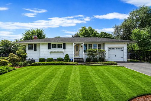 16 Jackson Avenue, Brookhaven, NY, 11720 | Card Image