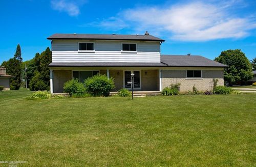 50508 W Shamrock St, Chesterfield, MI, 48047-1869 | Card Image