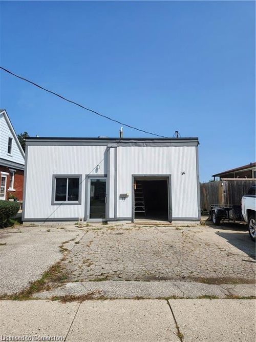 26 Elmwood Ave, Cambridge, ON, N1R4Y1 | Card Image