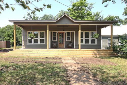 611 N State St, Wagoner, OK, 74467-3321 | Card Image