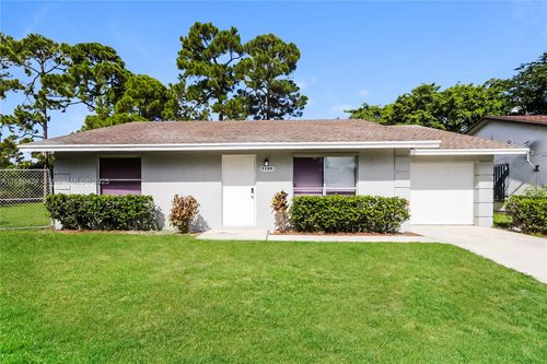 7109 Glenwood Dr, Boynton Beach, FL, 33436-9404 | Card Image