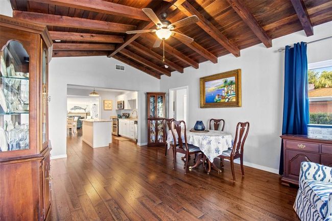 Living Room | Image 8