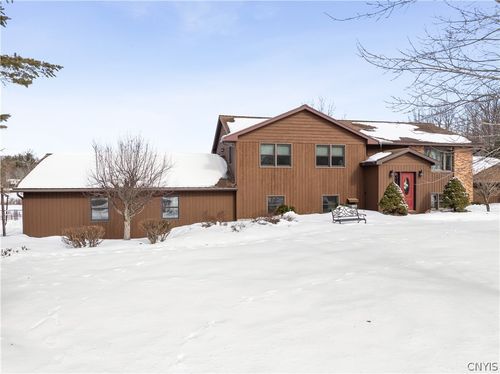 29 Meadowbrook Ln, Central Square, NY, 13036-2332 | Card Image