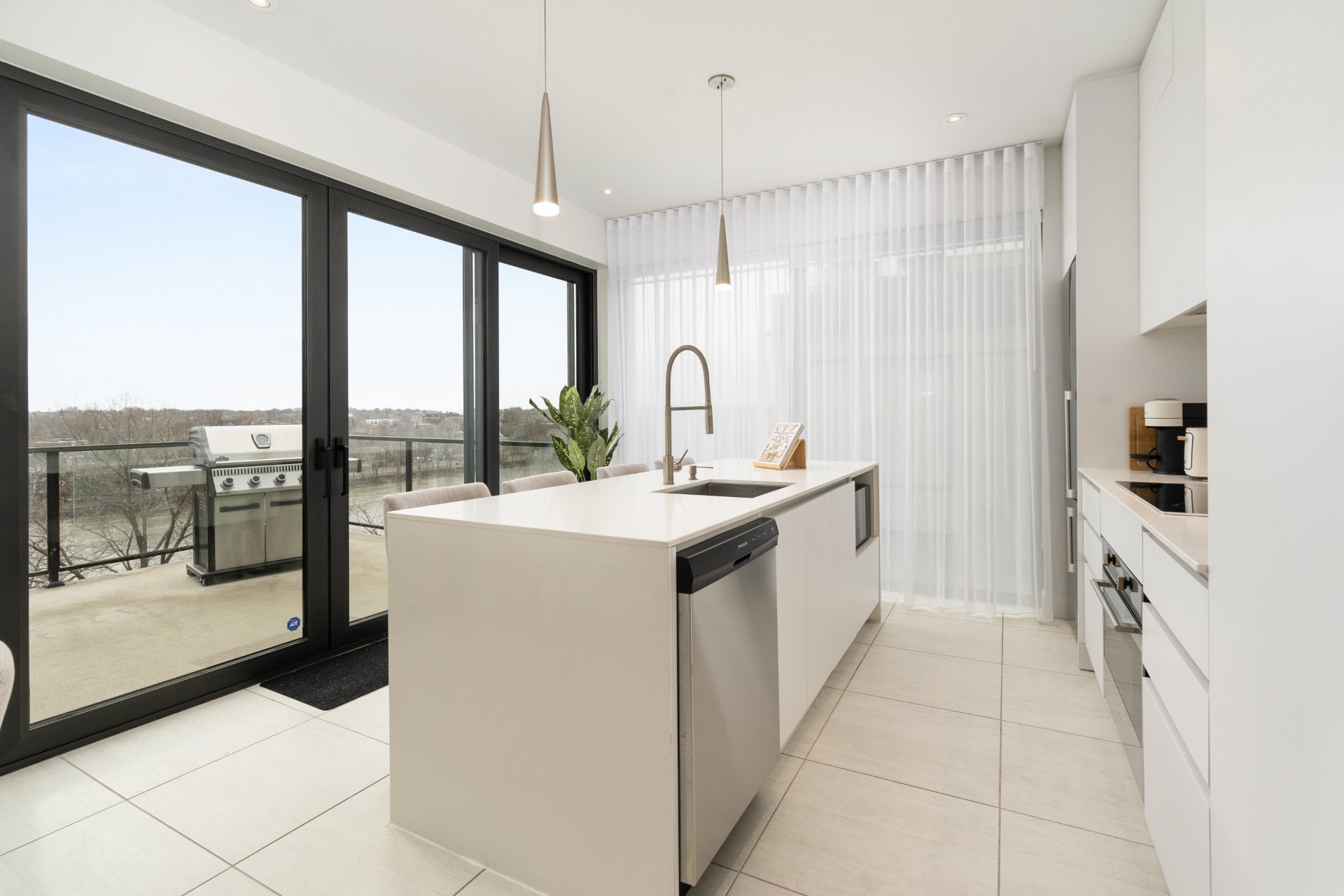 Residential Lease in Laval (Saint-Vincent-de-Paul) 5