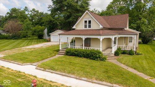 206 W Wall St, Advance, IN, 46102-9405 | Card Image